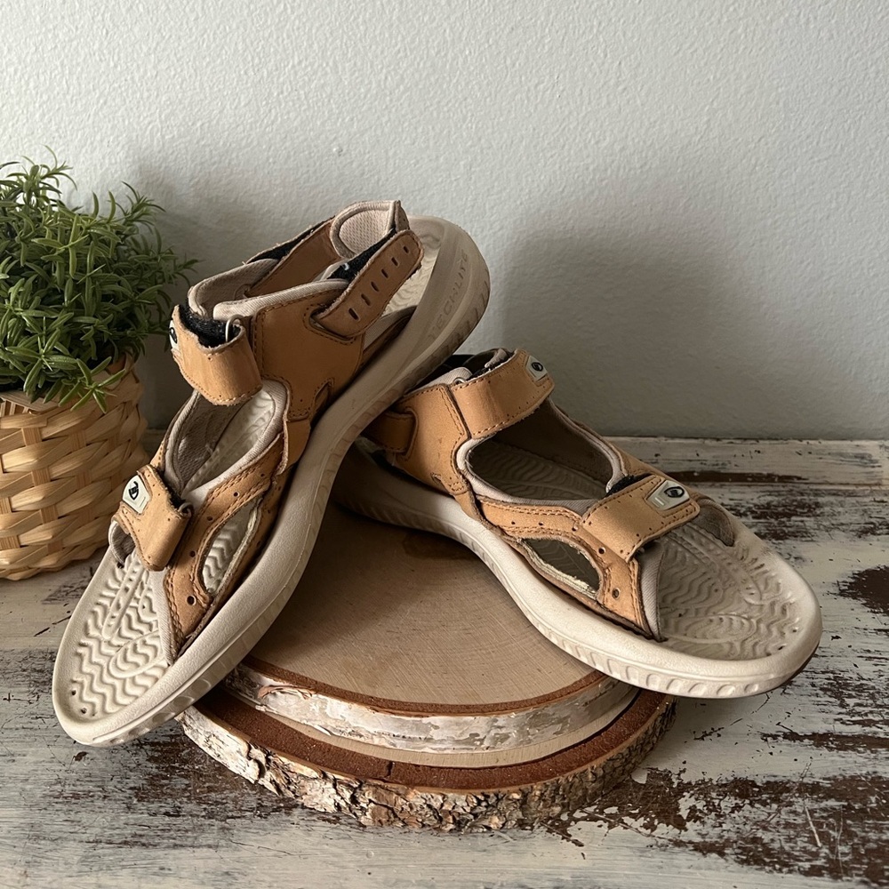 Columbia Sandals Mens 7 Dorado Sporty Hiking Slingback EM4244-022 Tan Brown